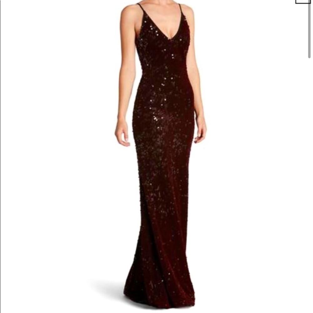 Dress the Population Vanessa Velvet Gown in Maroon - Picture 2 of 11
